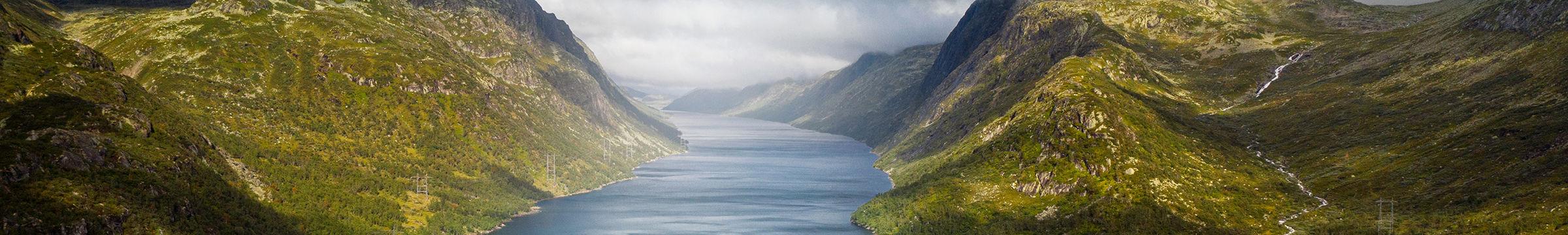 山脉和峡湾